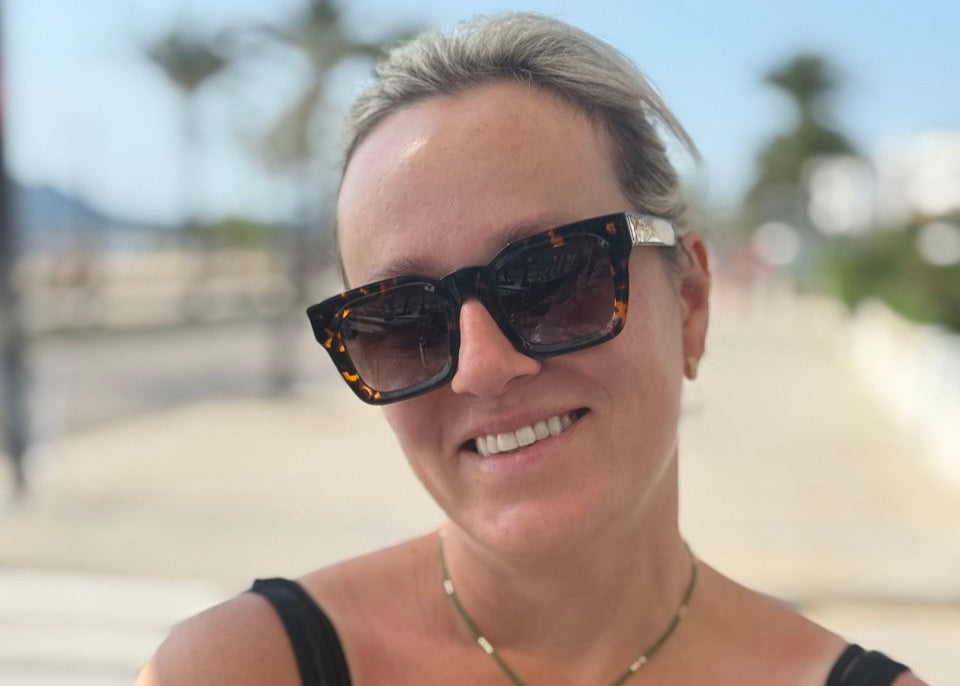 woman with marloess sunglasses